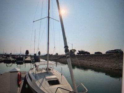 1988 Macgregor 26D sailboat w/outboard