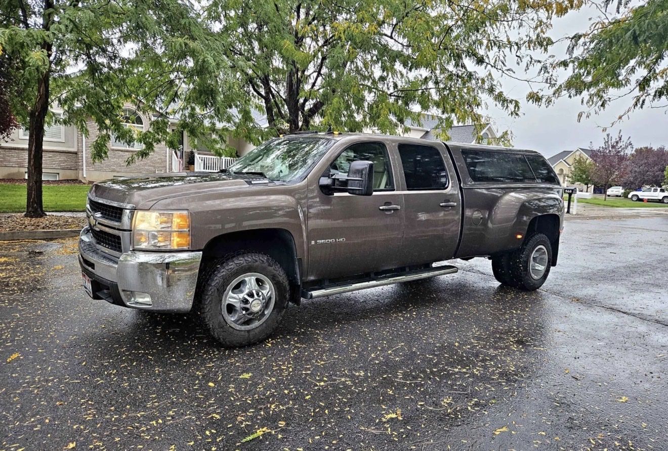 Brown Longbed chevrolet or gmc Shell Topper