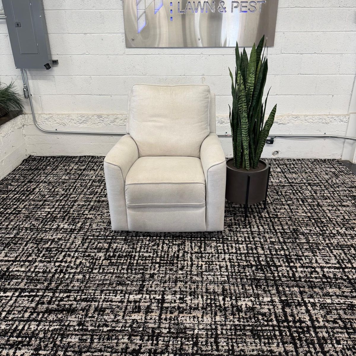 COSTCO TRUE INNOVATIONS PAXLEY FABRIC SWIVEL GLIDER RECLINER!!