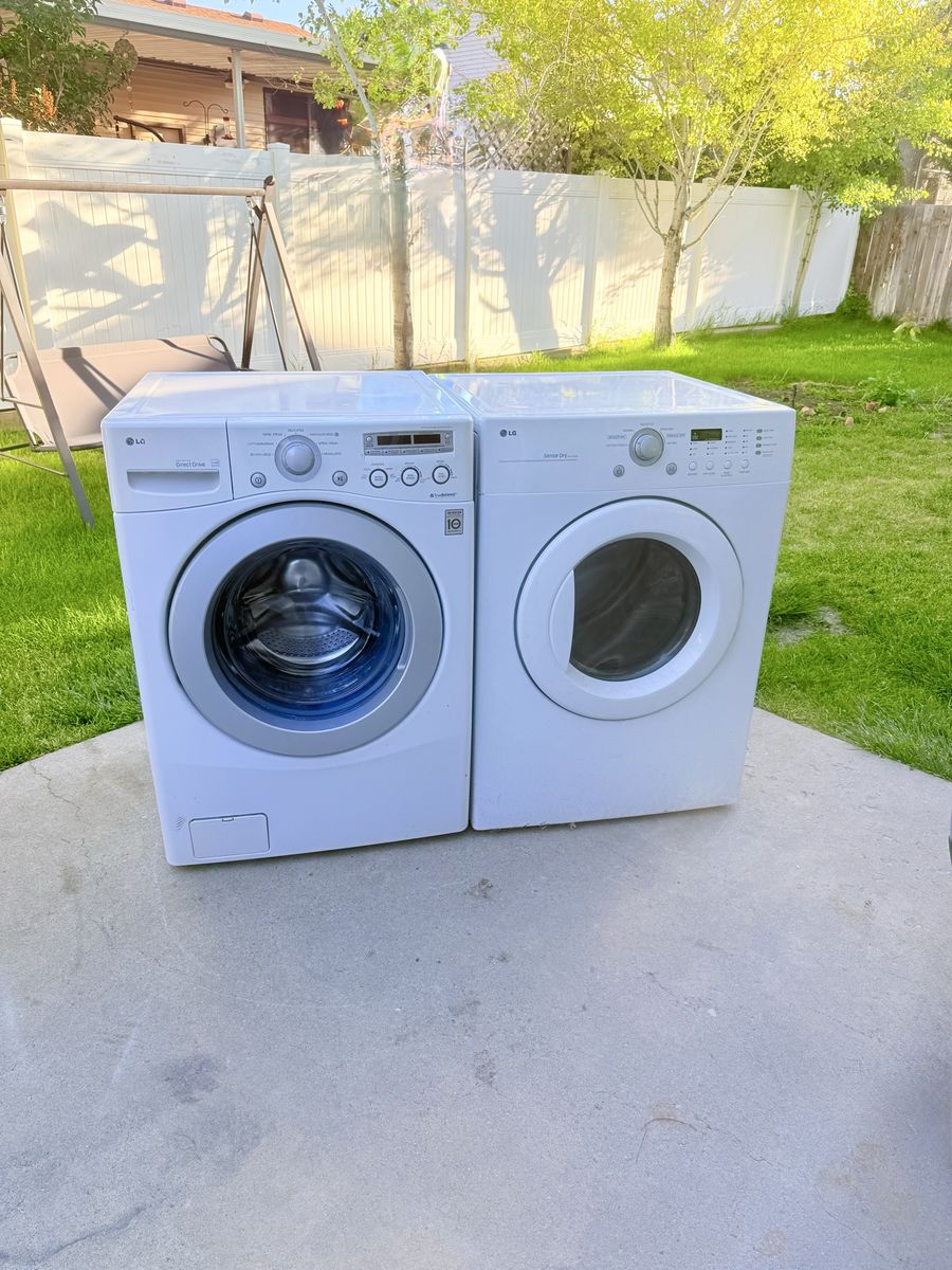 LG Front Load Washer and Dryer Set White