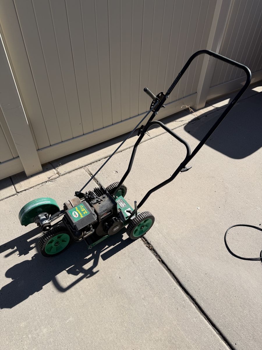 Gas Powered Lawn/Yard Edger