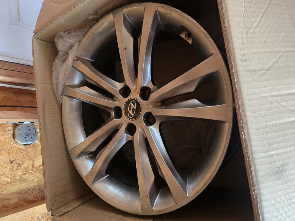 Hyundai Genesis Wheels