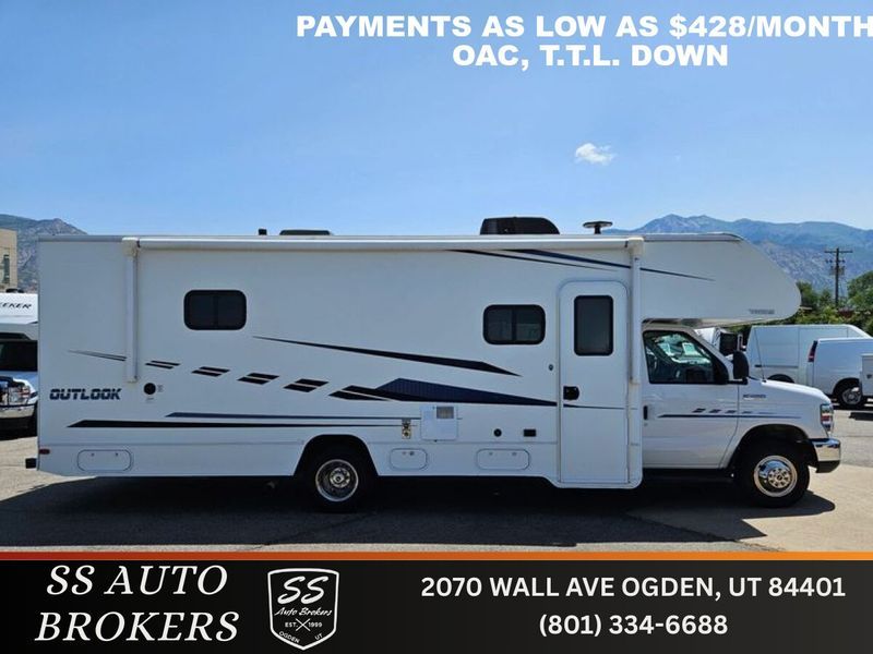 2019 Winnebago Outlook