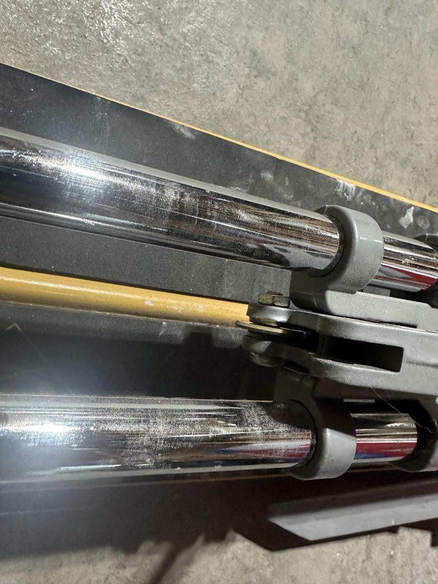 Tile Cutter - Manual Hand Tool for Ceramic and Porcelain Tiles