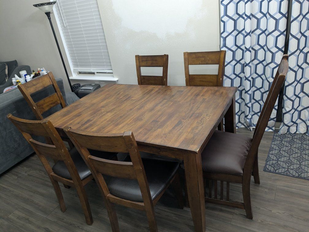 Solid Wood Dining Table - Extendable + 6 chairs