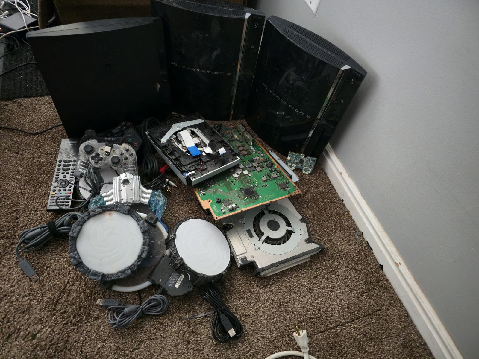 PlayStation 3 Bulk Lot – Consoles, Controllers, Skylanders, Parts – $750 OBO (Bulk Only)