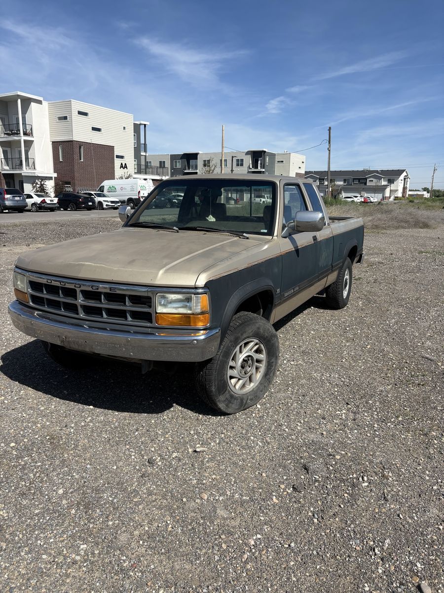 1993 DODGE DAKOTA Big Horn