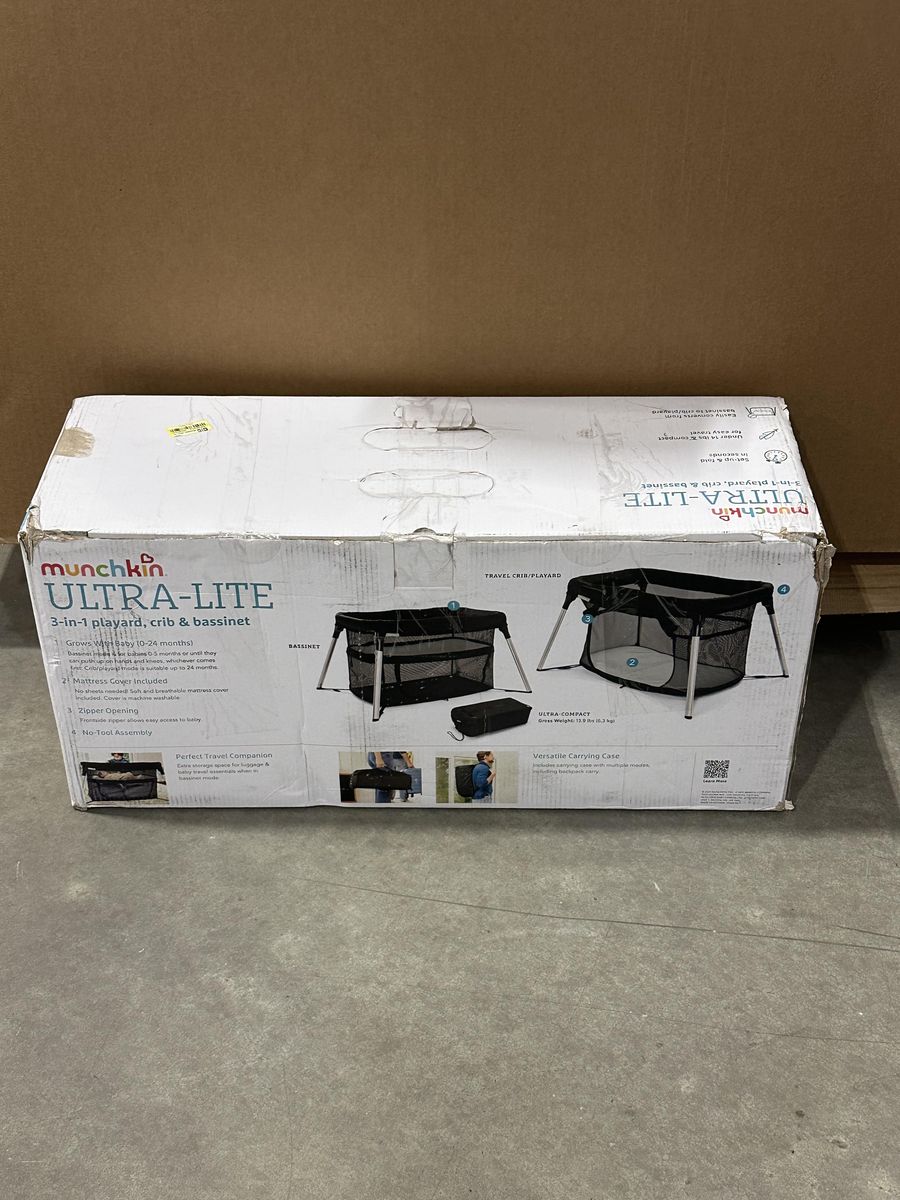 Munchkin Ultra-Lite 3-in-1 Playard, Crib & Bassinet