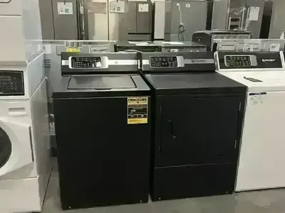 NEW SPEED QUEEN TR7 AND DR7 BLACK LAUNDRY SET