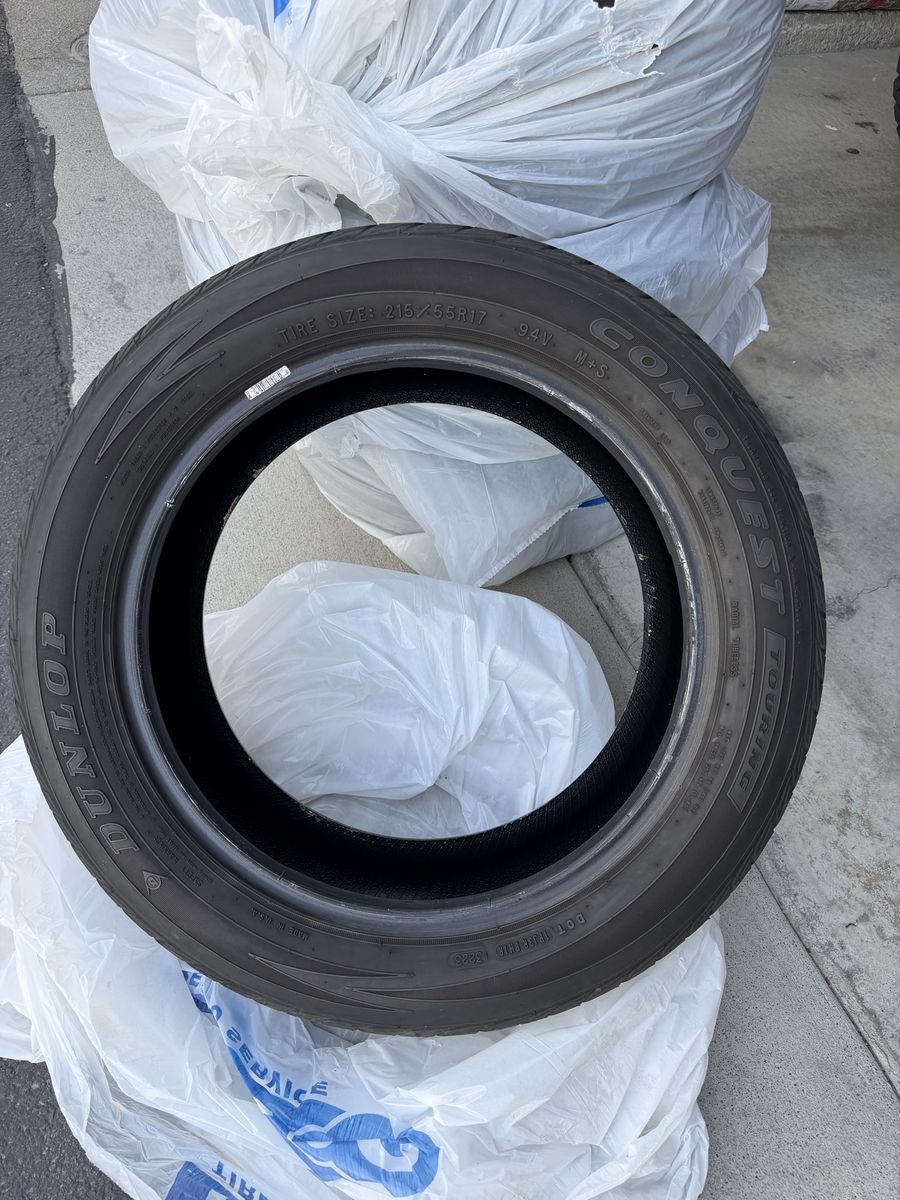 Dunlop Conquest Touring 215/55r17