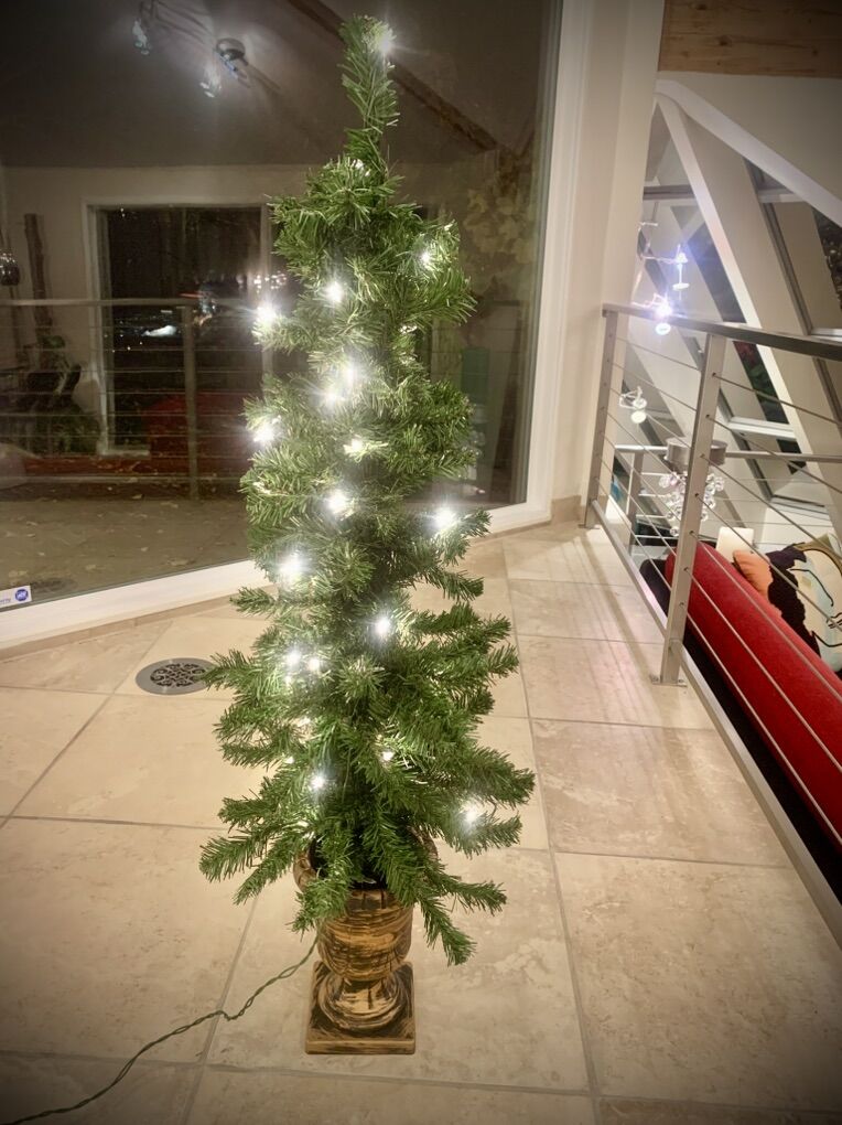 4 Foot Lit Christmas Tree In Urn