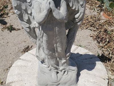 Angel statues