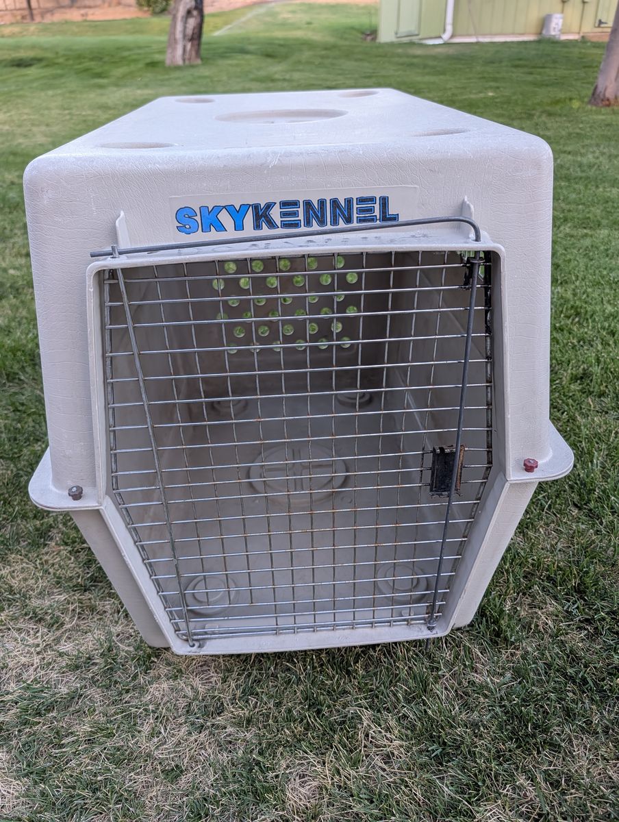 TWO LARGE AND ONE MEDIUM DOG CRATE.......  LARGE $5O.00,........ MEDIUM $40.00