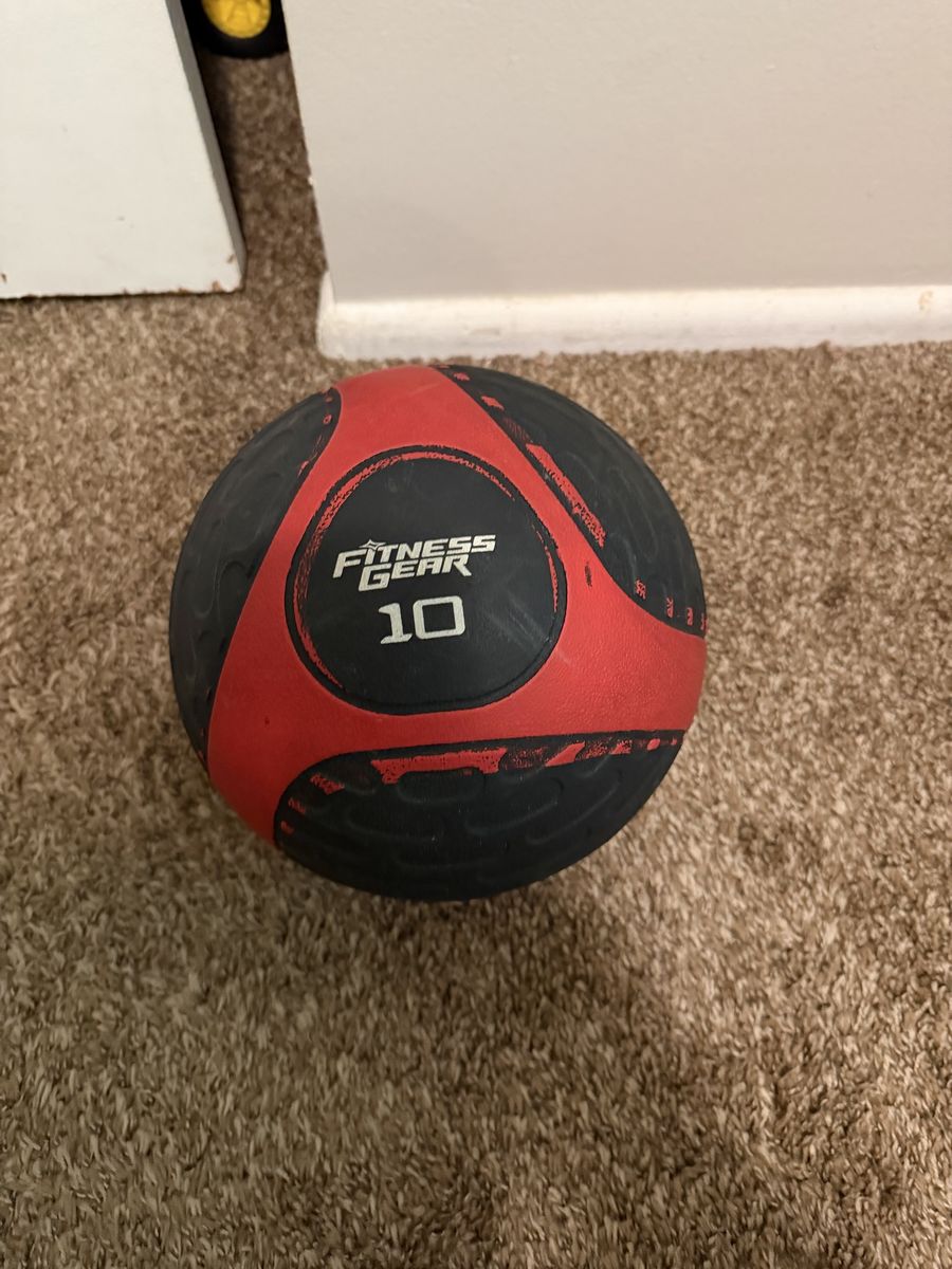 Fitness Gear 10 lb Medicine Ball Red and Black
