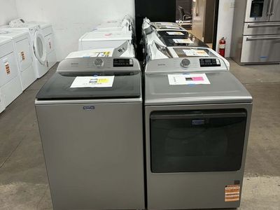 NEW MAYTAG XL GAS LAUNDRY SET IN SILVER