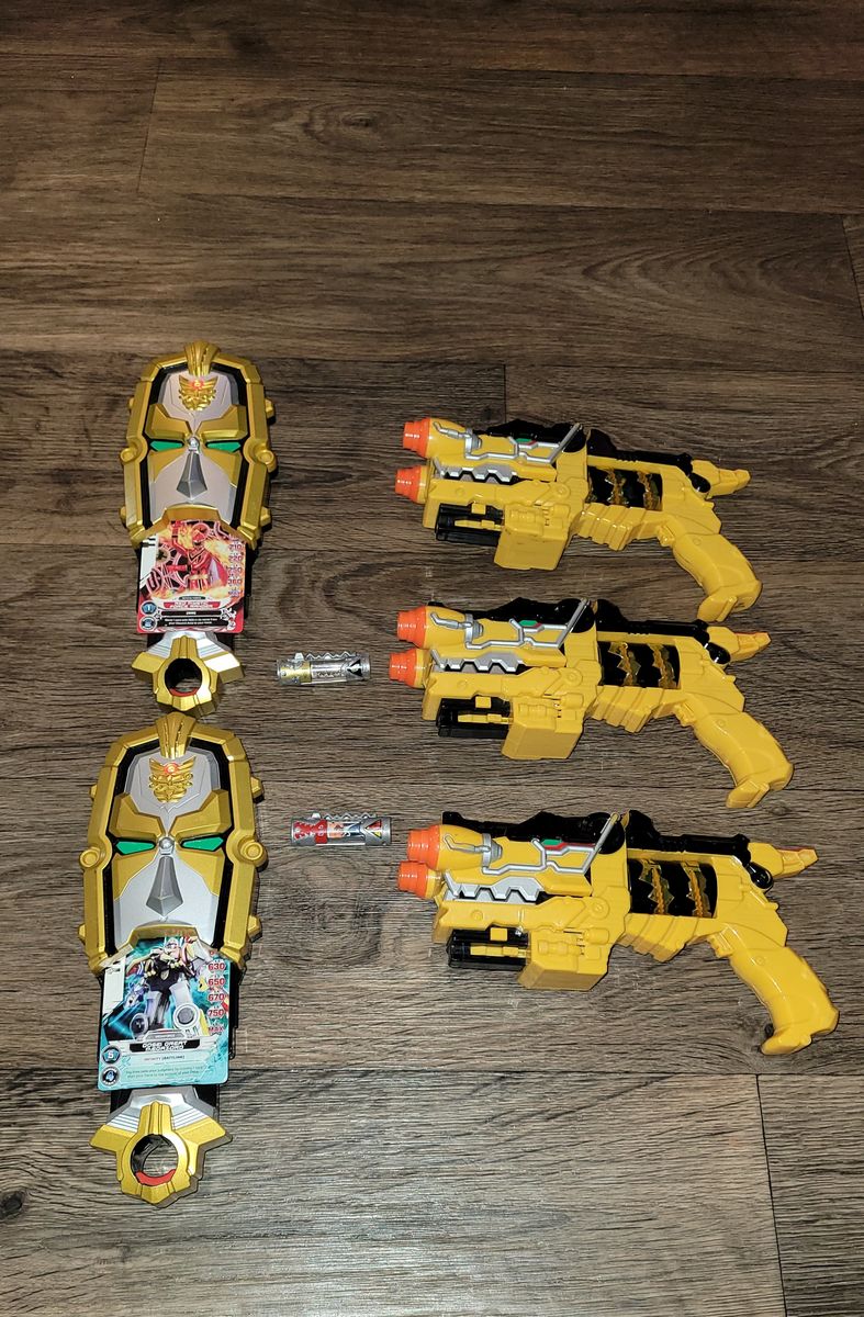 Power ranger deluxe dino super charge Morpher Yellow Blaster Gun collectibles