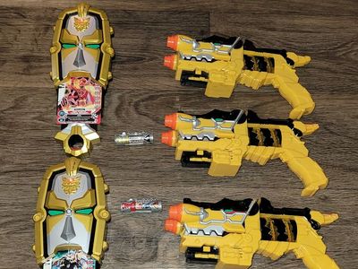 Power ranger deluxe dino super charge Morpher Yellow Blaster Gun collectibles