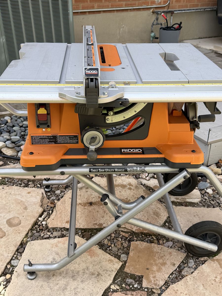 10 Rigid Table Saw With Rolling Stand And attach