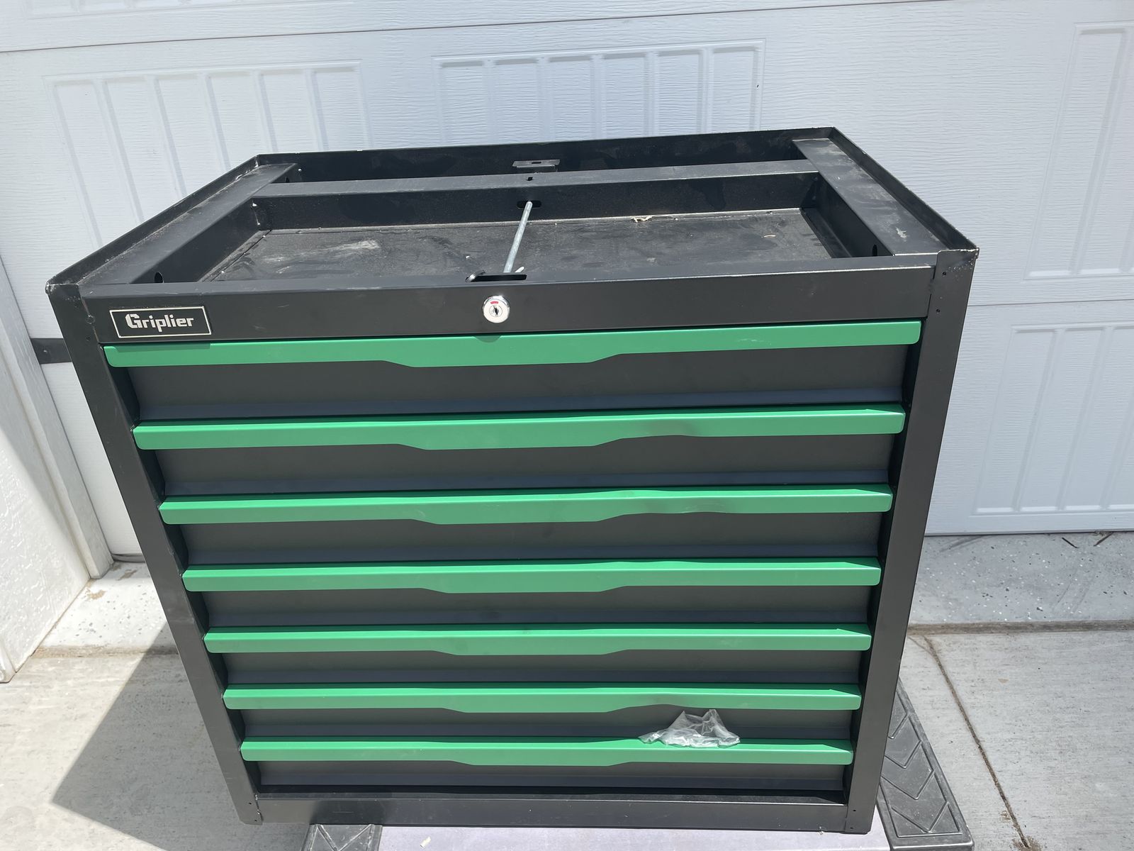 New Griplier 7-Drawer Tool Chest 31.3W x 18.9D x 32.3H inches, Black and Green,