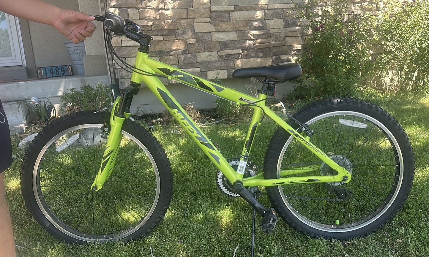 Huffy Tekton 24" Hardtail Mountain Trail Bike, Matte Acid Green - Aluminum Frame