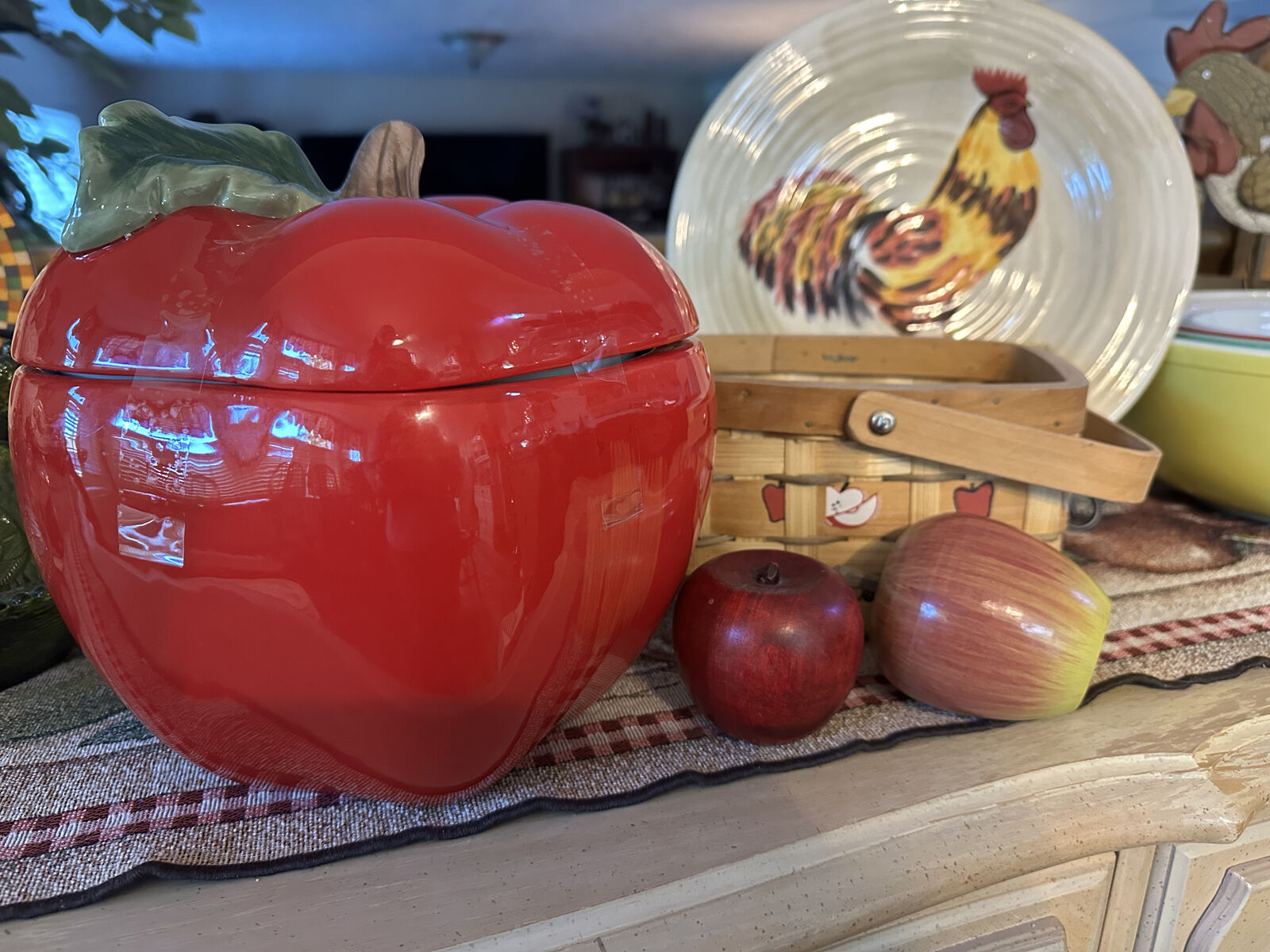 5 Item Apple Decor