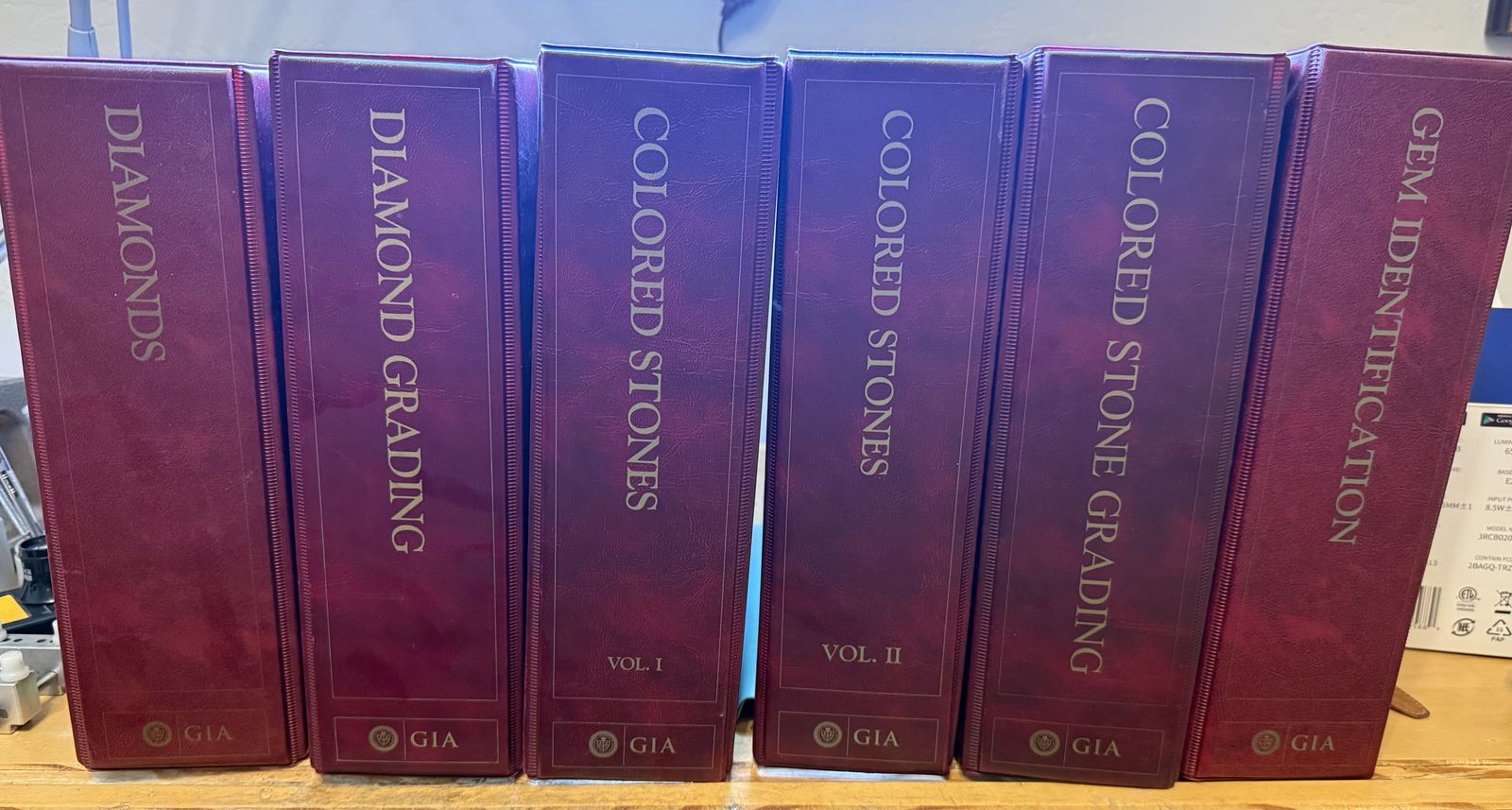 Gemological Institute of America (GIA) Lab Manuals