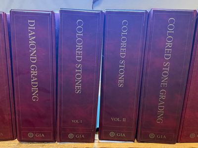Gemological Institute of America (GIA) Lab Manuals