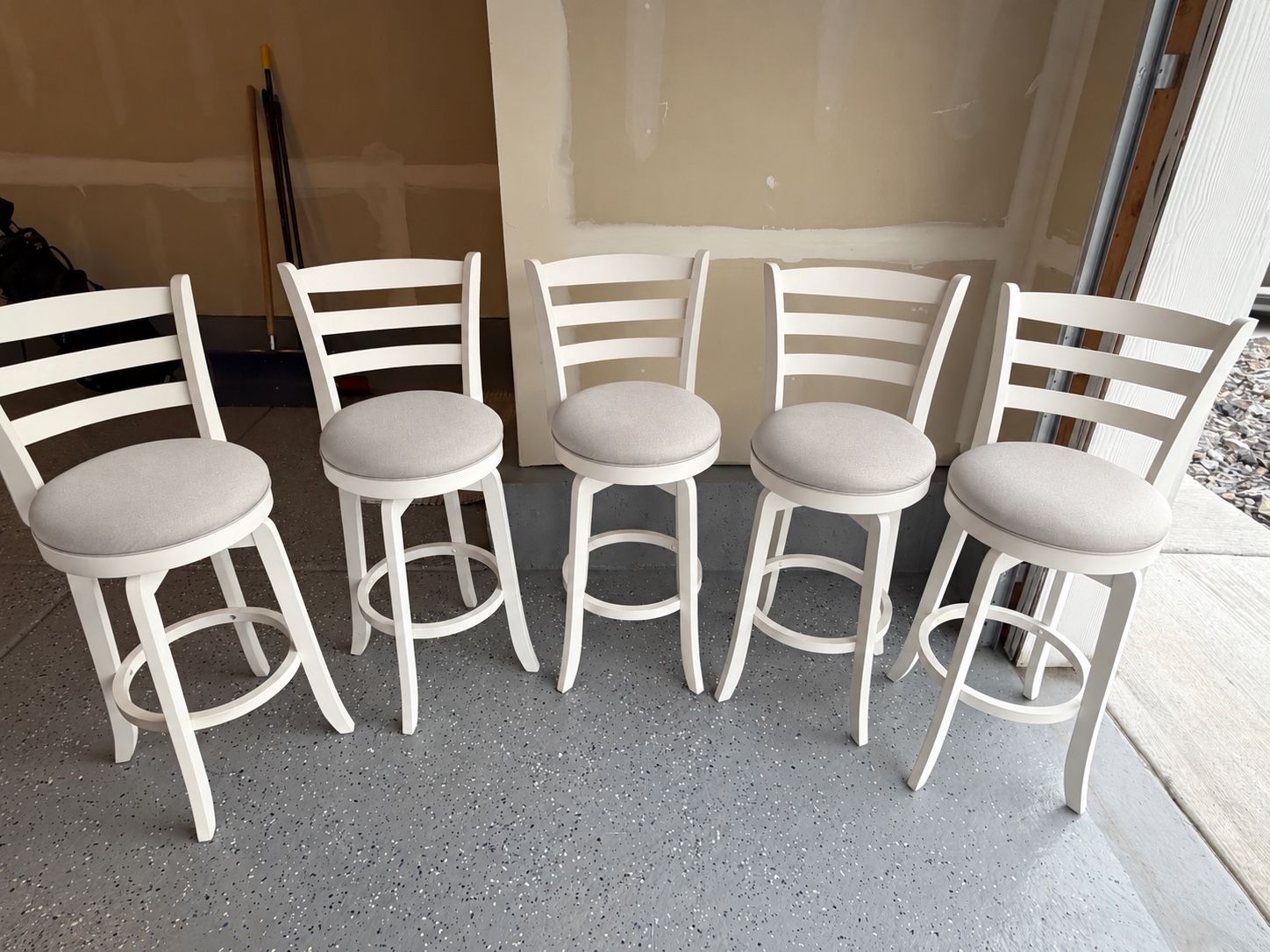 Barstools - 5 White & Gray