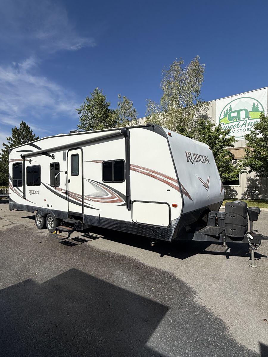 2016 Rubicon 2500 Bumper Pull Toy Hauler with Onboard Generator