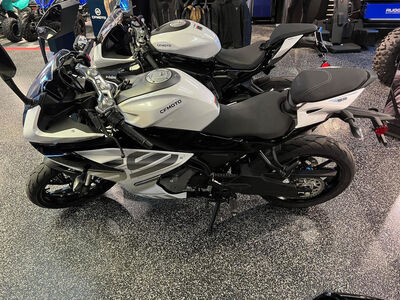 2026 CFMOTO 300SS