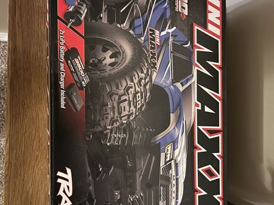 Traxxas Mini Maxx W/charger