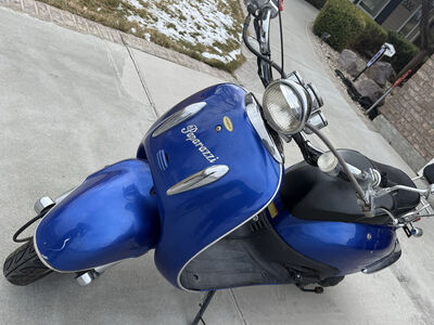 2008 MotoBravo paparazzi