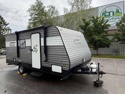 2022 Coleman Lantern 17B Bunk Bunkhouse Travel Trailer with Bunks