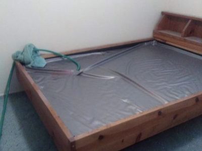 Queen size water bed, excellent condition $300