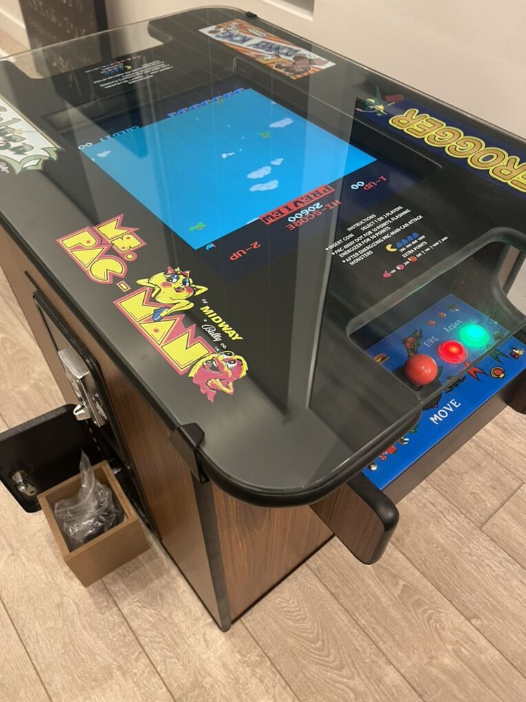 Arcade Icade Arcade Cocktail Table