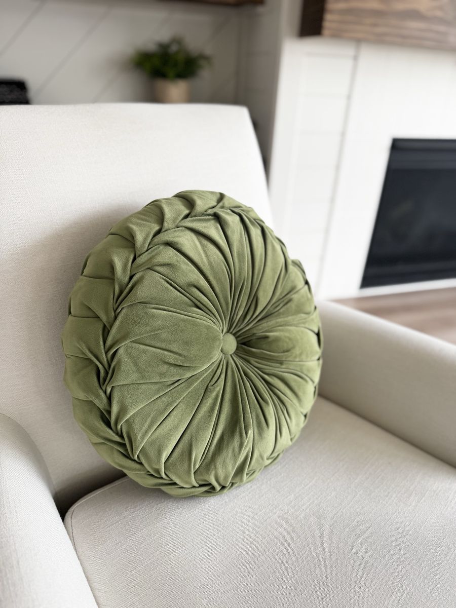 Beautiful | Green | Round | Pleated | Throw Pillow