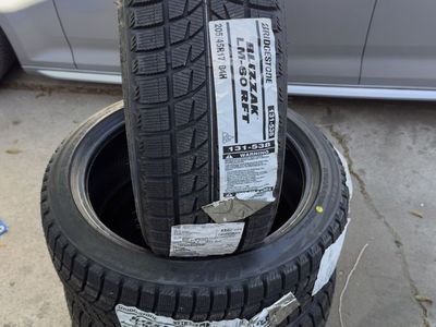 Bridgestone Blizzak LM-60 RFT Winter Tires 205/45R17