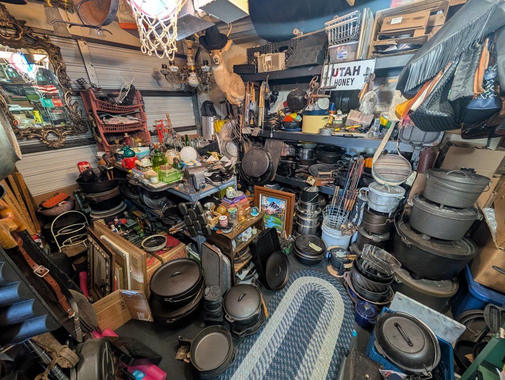 Great Deals On The Coolest Vintage Cast Iron Cookware & Other Collectibles! 