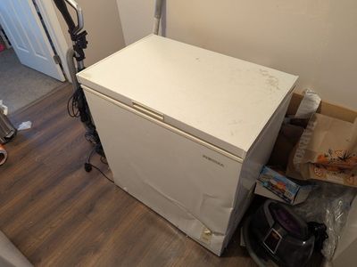 Chest Freezer, 7 cubic feet
