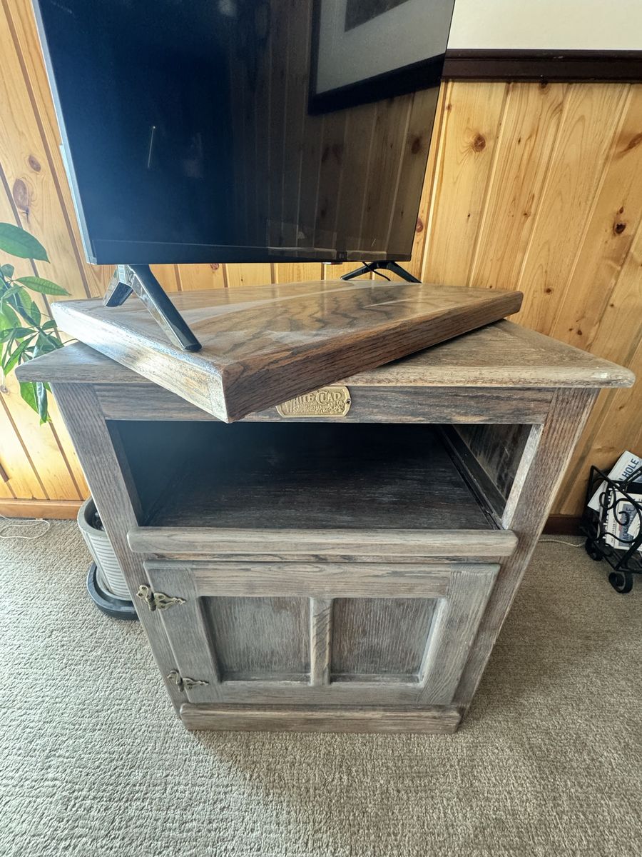 White Clad Simmons Hardware Co. St. Louis USA End Table / Nightstand / TV Stand / Microwave cart