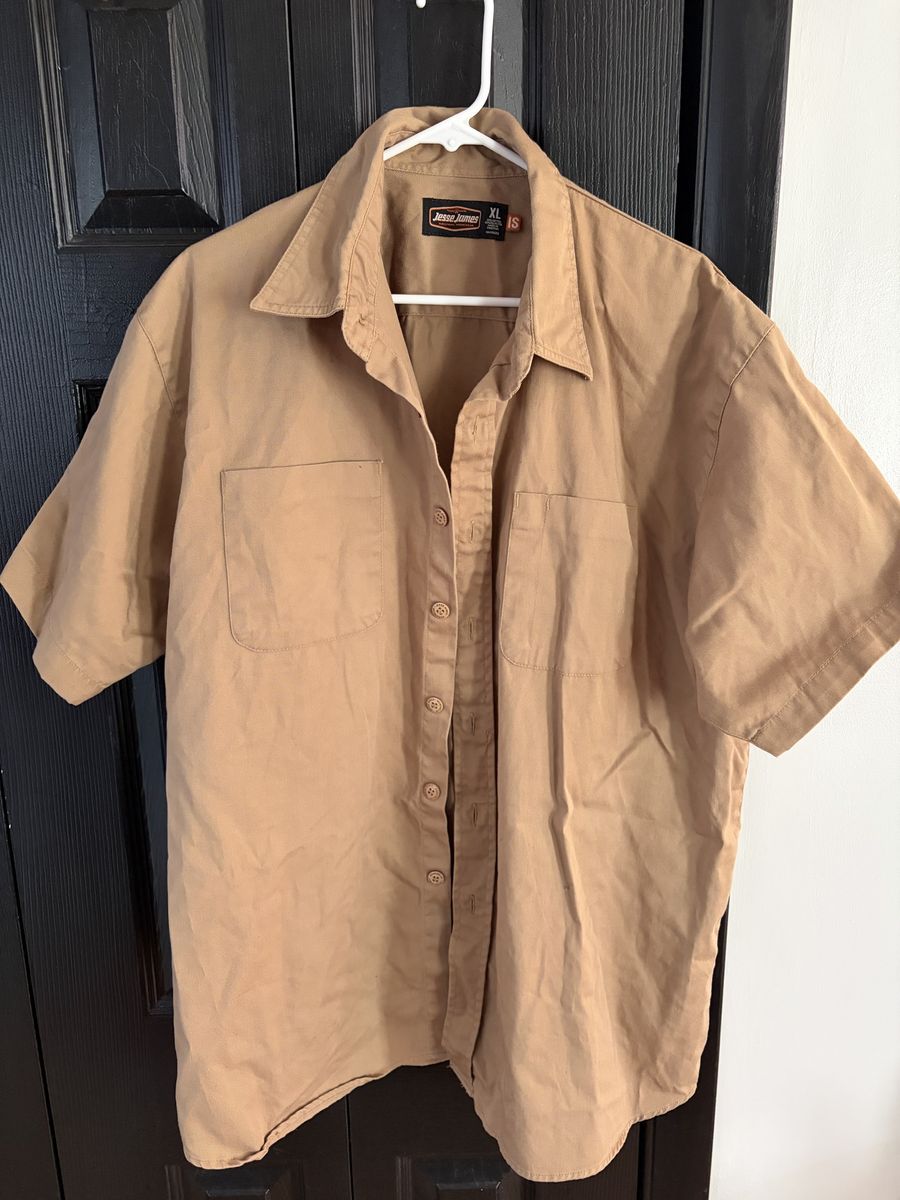 Tan sheet sleeved Jesse James shirt