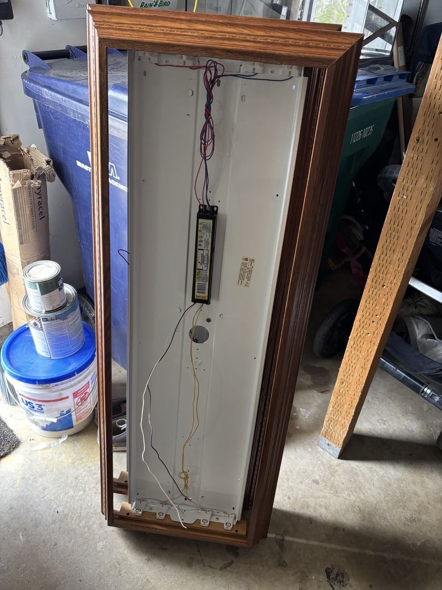 Fluorescent Light Fixture