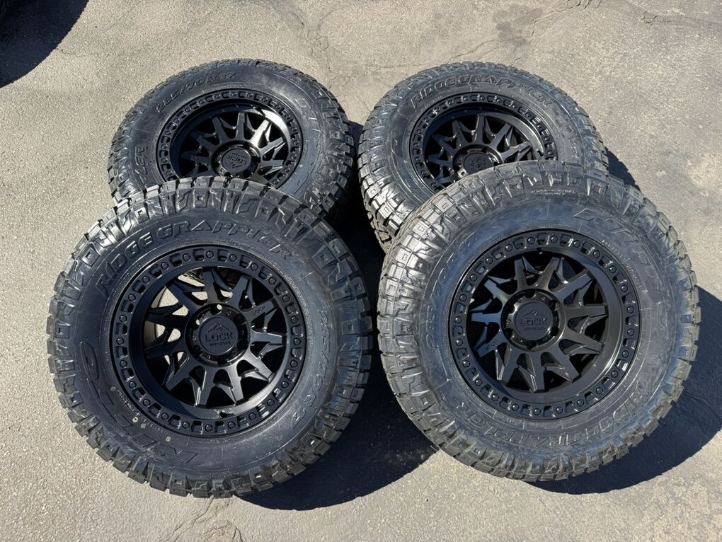 New Nitto Ridge 285/70r17 Black Lock 6x5.5 Tacoma