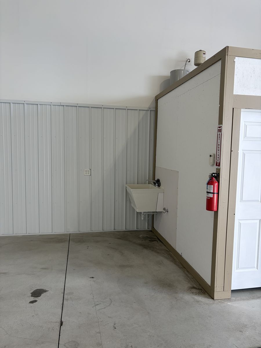 Main image 6