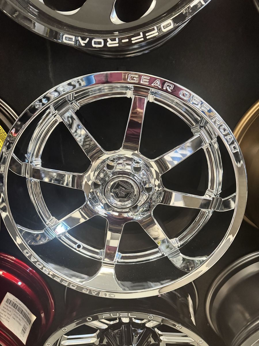 Brand new set Gear Off Road F1445 20x10 Chrome 6x139.7 -24mm Offset chrome.