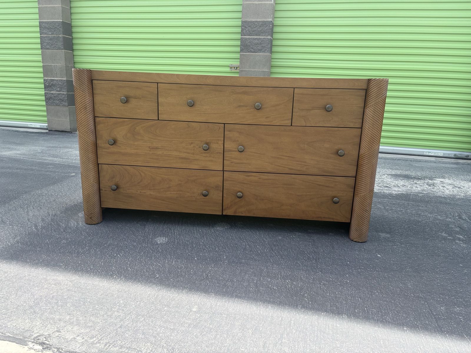 New Yemi 7 Drawer Dresser