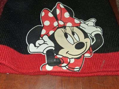 Disney Minnie Mouse Adult Beanie with Pom-Pom - Black and Red