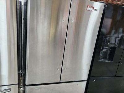Amana Stainless Steel French Door Refrigerator with Bottom Freezer - Missing Handles