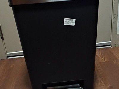 Rubbermaid Premier Series 3 12.4 Gallon Trash CAN