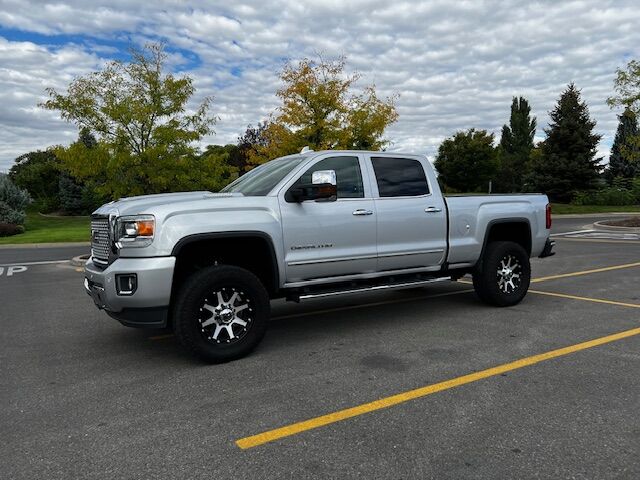 2017 GMC Sierra 3500HD Denali
